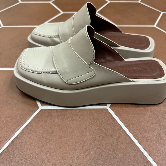 ALOHAS Cream Mules - Picture 6 of 6